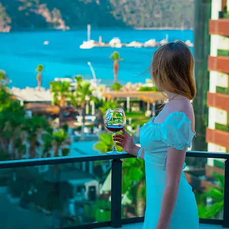 شقة فندقية Icmeler 4*